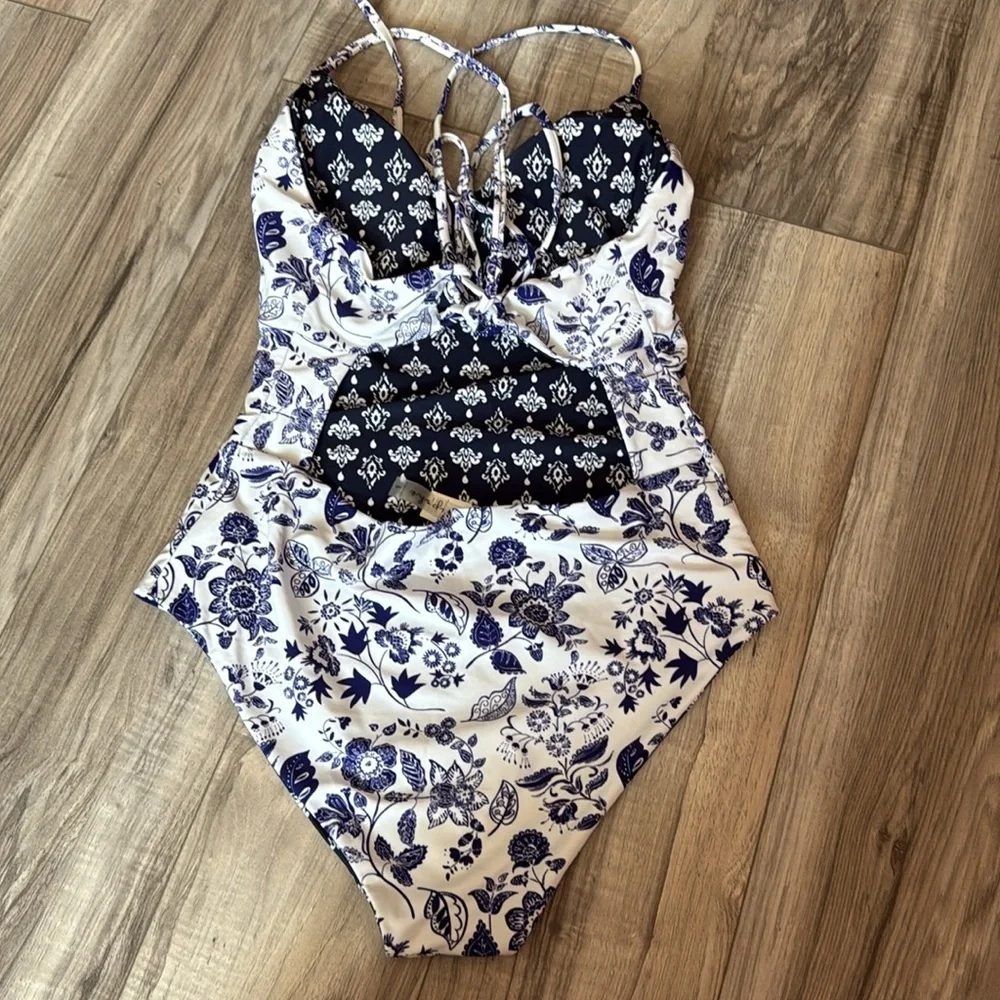 Cupshe Reversible Blue and White Floral One Piece Swimsuit, Lg. - Picture 2 of 6